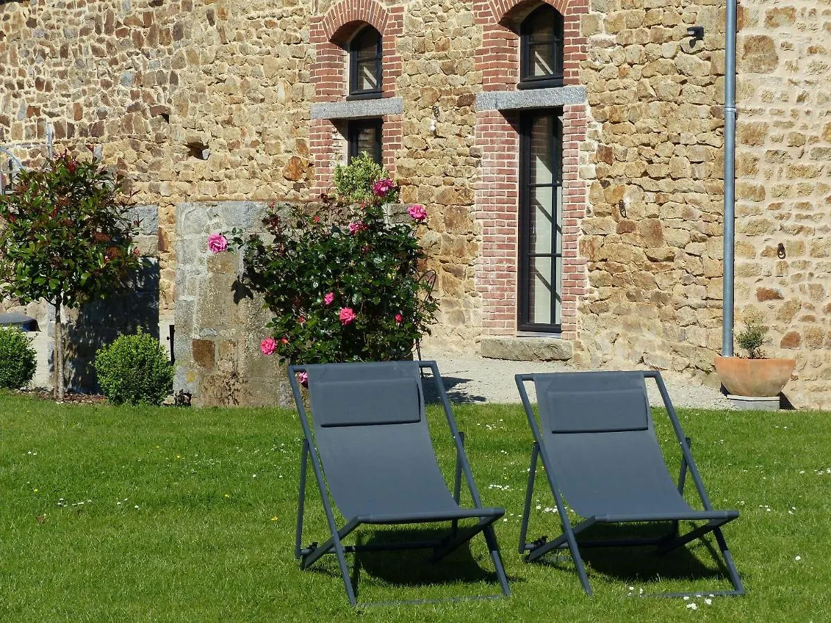 Bed and Breakfast La Sellerie Romagne  Frankreich