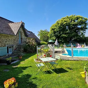 Bed & Breakfast Longere De Nivinen, Arzano